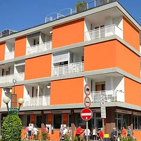 Comfortable Flat Close To The By Beahost *